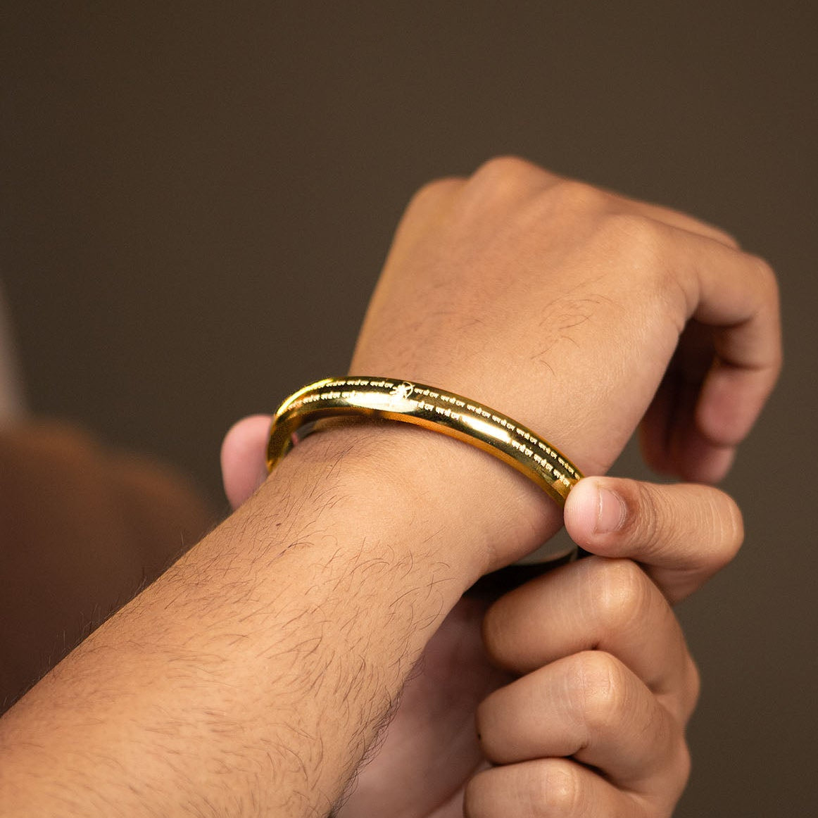 Jai Shree Ram MicroCarved Round Curved Kada Gold