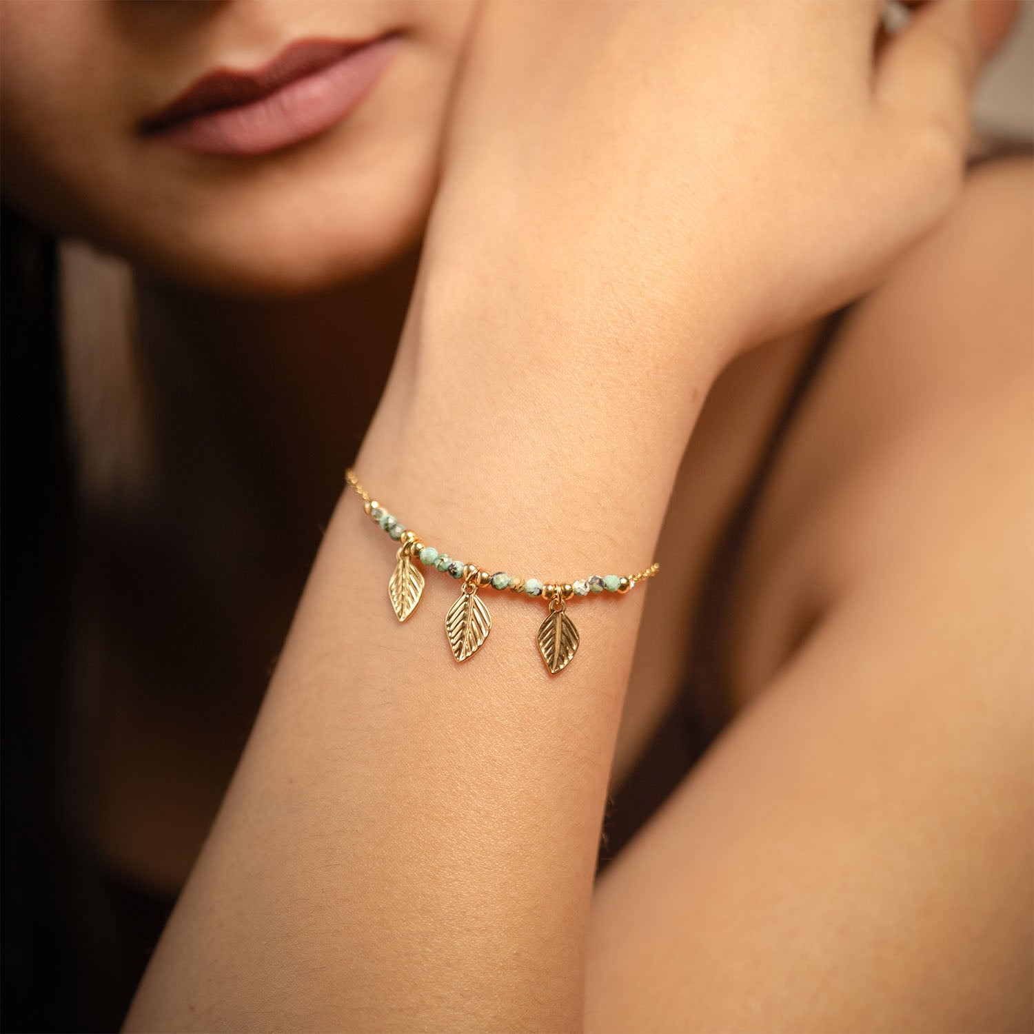 Oriana Minimal Leaf Drop Gold Natural Stone Bracelet Turquoise