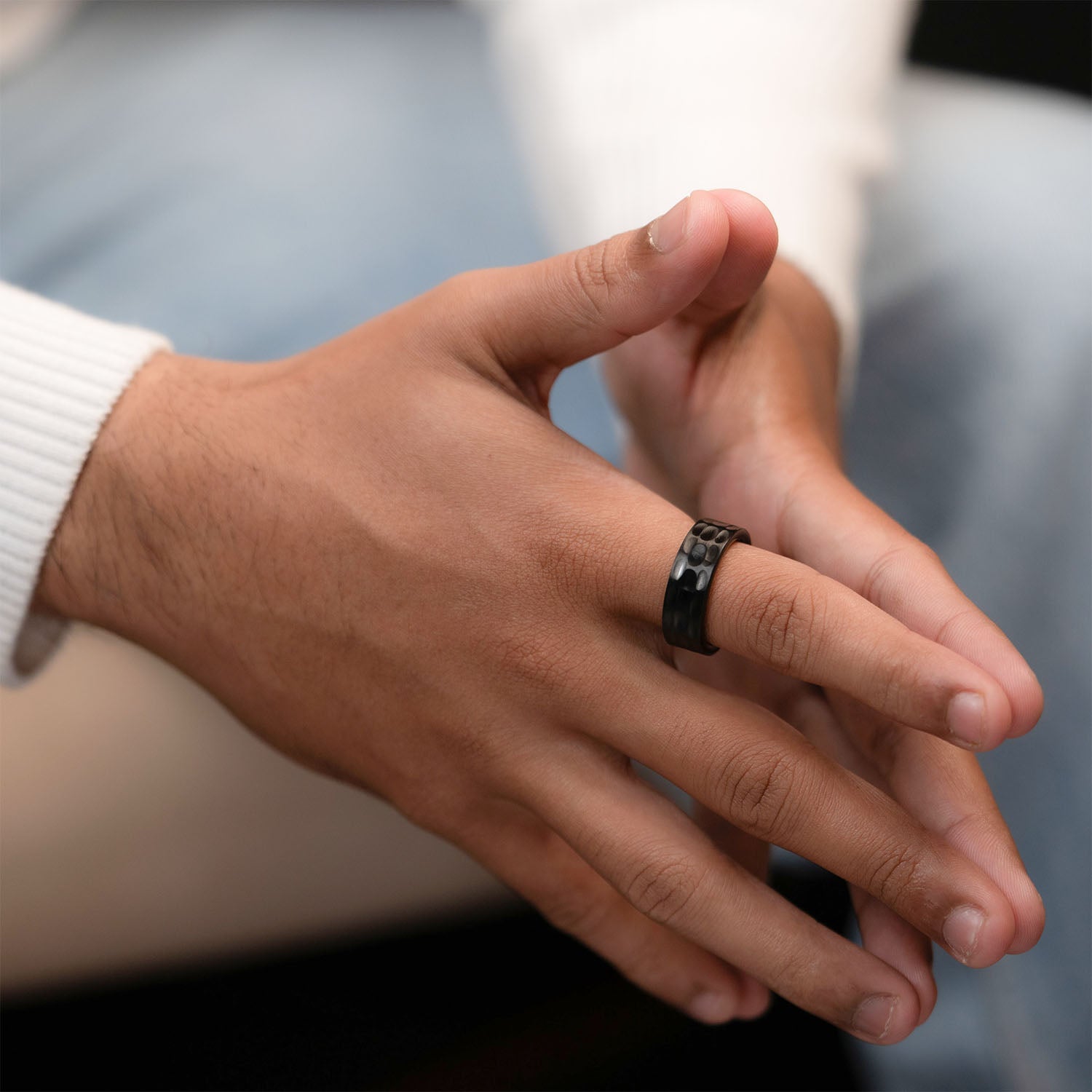 Quor Black Band Ring